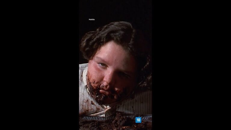 Como devorar um bolo de chocolate em 1min? #Matilda